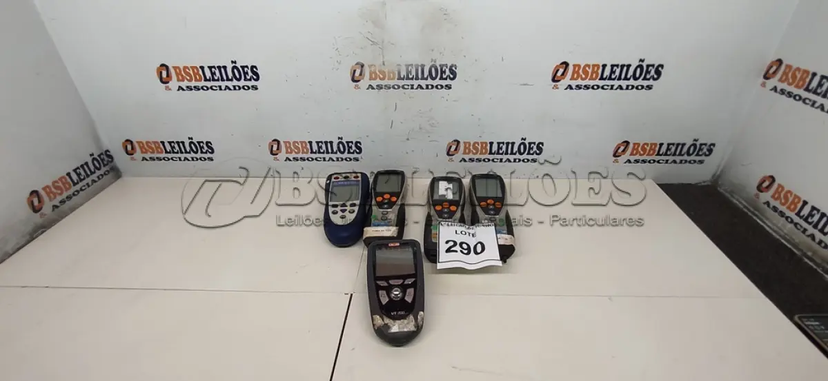 LOTE 290 - 02 APARELHOS DE MEDIÇÃO DE AR CONDICIONADO MODELO TESTO 435 01 MONÔMETRO DIGITAL VT 200 KIMO E 01 CALIBRADOR MULTIFUNCIONAL DRUCK DPI 880. (NO ESTADO) ATENÇÃO! FAZER A VISITAÇÃO ANTES DE ARREMATAR, NÃO SABEMOS SE FUNCIONA, LEILÃO NÃO TEM GARANTIA E NEM DEVOLUÇÃO, SUJEITO A POSSÍVEIS AVARIAS VISÍVEIS/OCULTAS E/OU AUSÊNCIA DE COMPONENTES.