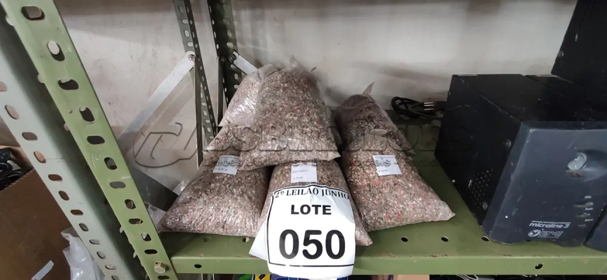 LOTE 050 - 08 PACOTES DE ADUBO QUÍMICO PARA PLANTAS. (NO ESTADO) ATENÇÃO! FAZER A VISITAÇÃO ANTES DE ARREMATAR, NÃO SABEMOS SE FUNCIONA, LEILÃO NÃO TEM GARANTIA E NEM DEVOLUÇÃO, SUJEITO A POSSÍVEIS AVARIAS VISÍVEIS/OCULTAS E/OU AUSÊNCIA DE COMPONENTES.