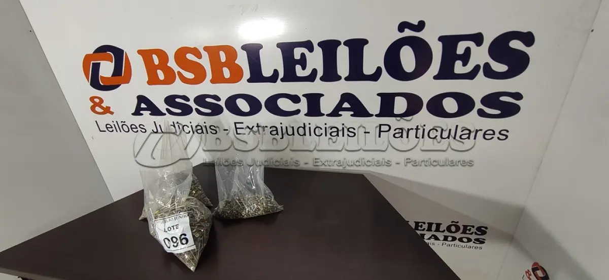 LOTE 096 - 01 LOTE COM GRANDE QUANTIDADE DE PARAFUSOS. (NO ESTADO) ATENÇÃO! FAZER A VISITAÇÃO ANTES DE ARREMATAR, NÃO SABEMOS SE FUNCIONA, LEILÃO NÃO TEM GARANTIA E NEM DEVOLUÇÃO, SUJEITO A POSSÍVEIS AVARIAS VISÍVEIS/OCULTAS E/OU AUSÊNCIA DE COMPONENTES.