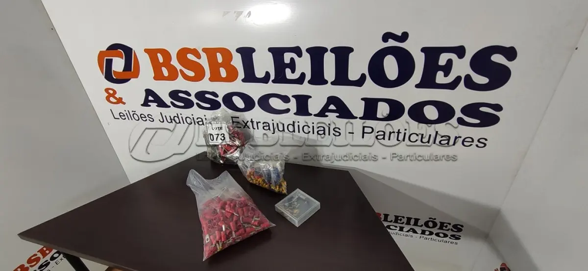 LOTE 073 - 01 LOTE COM GRANDE QUANTIDADE DE CONECTORES ELÉTRICOS E TERMINAIS PRE-ISOLADO. (NO ESTADO) ATENÇÃO! FAZER A VISITAÇÃO ANTES DE ARREMATAR, NÃO SABEMOS SE FUNCIONA, LEILÃO NÃO TEM GARANTIA E NEM DEVOLUÇÃO, SUJEITO A POSSÍVEIS AVARIAS VISÍVEIS/OCULTAS E/OU AUSÊNCIA DE COMPONENTES.