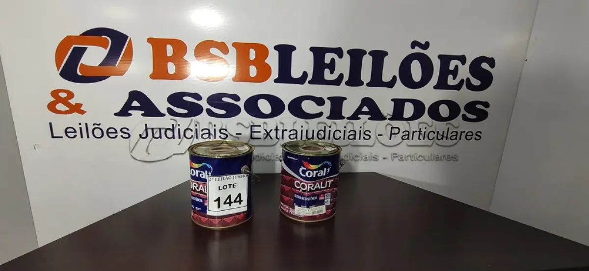 LOTE 144 - 02 LATAS DE TINTA MARCA CORAL PARA ESMALTE SINTÉTICO, MADEIRA E METAL, NA COR AUTO BRILHO COM 3,2L CADA. (NO ESTADO) ATENÇÃO! FAZER A VISITAÇÃO ANTES DE ARREMATAR, NÃO SABEMOS SE FUNCIONA, LEILÃO NÃO TEM GARANTIA E NEM DEVOLUÇÃO, SUJEITO A POSSÍVEIS AVARIAS VISÍVEIS/OCULTAS E/OU AUSÊNCIA DE COMPONENTES.