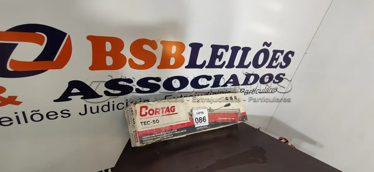 LOTE 086 - 01 CORTADOR DE PISOS E CERÂMICAS E PORCELANATOS MODELO TEC-50 MARCA CORTAG. (NO ESTADO) ATENÇÃO! FAZER A VISITAÇÃO ANTES DE ARREMATAR, NÃO SABEMOS SE FUNCIONA, LEILÃO NÃO TEM GARANTIA E NEM DEVOLUÇÃO, SUJEITO A POSSÍVEIS AVARIAS VISÍVEIS/OCULTAS E/OU AUSÊNCIA DE COMPONENTES.