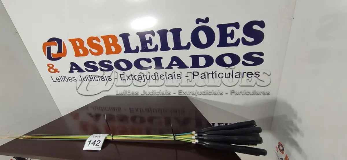 LOTE 142 - 11 VARAS DE FIBRA. (NO ESTADO) ATENÇÃO! FAZER A VISITAÇÃO ANTES DE ARREMATAR, NÃO SABEMOS SE FUNCIONA, LEILÃO NÃO TEM GARANTIA E NEM DEVOLUÇÃO, SUJEITO A POSSÍVEIS AVARIAS VISÍVEIS/OCULTAS E/OU AUSÊNCIA DE COMPONENTES.