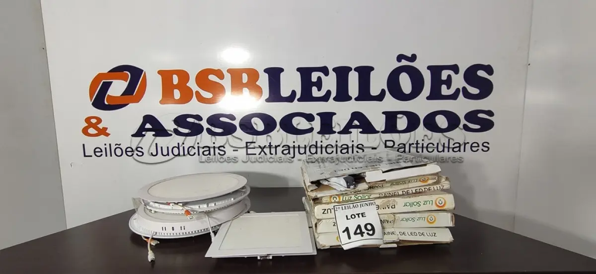 LOTE 149 - 01 LOTE COM VÁRIOS PAINÉIS DE LED TAMANHOS DIVERSOS. (NO ESTADO) ATENÇÃO! FAZER A VISITAÇÃO ANTES DE ARREMATAR, NÃO SABEMOS SE FUNCIONA, LEILÃO NÃO TEM GARANTIA E NEM DEVOLUÇÃO, SUJEITO A POSSÍVEIS AVARIAS VISÍVEIS/OCULTAS E/OU AUSÊNCIA DE COMPONENTES.