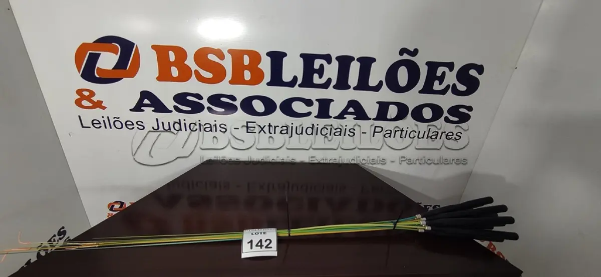 LOTE 142 - 11 VARAS DE FIBRA. (NO ESTADO) ATENÇÃO! FAZER A VISITAÇÃO ANTES DE ARREMATAR, NÃO SABEMOS SE FUNCIONA, LEILÃO NÃO TEM GARANTIA E NEM DEVOLUÇÃO, SUJEITO A POSSÍVEIS AVARIAS VISÍVEIS/OCULTAS E/OU AUSÊNCIA DE COMPONENTES.