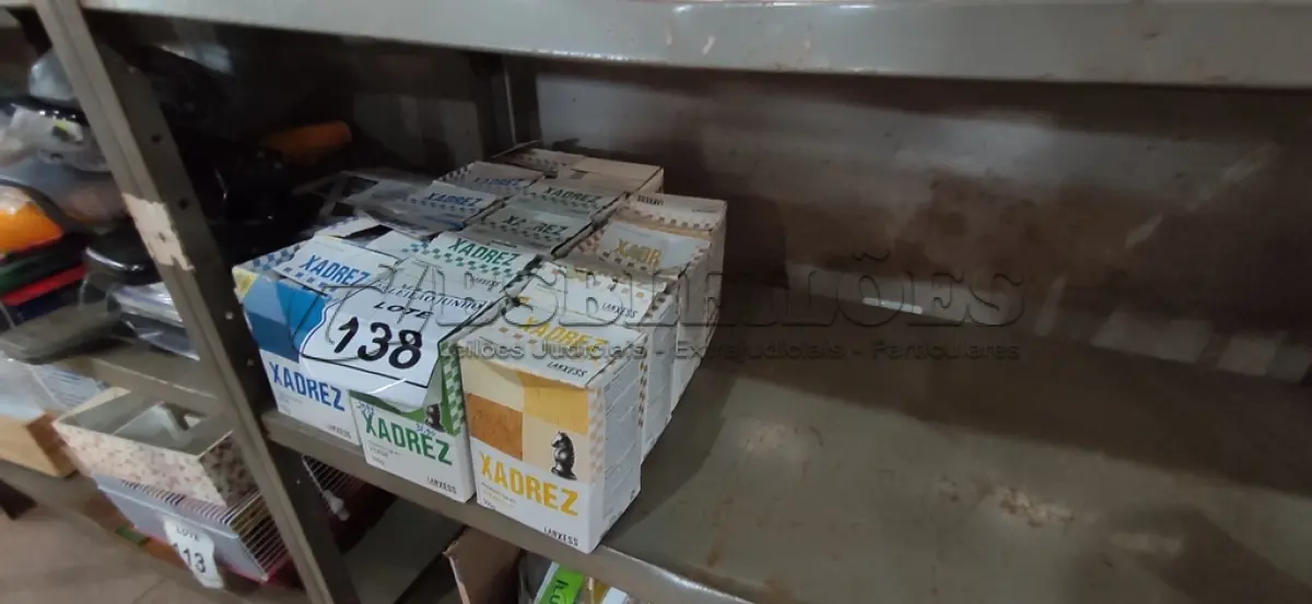 LOTE 138 - 13 TINTAS XADREZ DE CORES   VARIADAS (NO ESTADO) ATENÇÃO! FAZER A VISITAÇÃO ANTES DE ARREMATAR, NÃO SABEMOS SE FUNCIONA, LEILÃO NÃO TEM GARANTIA E NEM DEVOLUÇÃO, SUJEITO A POSSÍVEIS AVARIAS VISÍVEIS/OCULTAS E/OU AUSÊNCIA DE COMPONENTES.