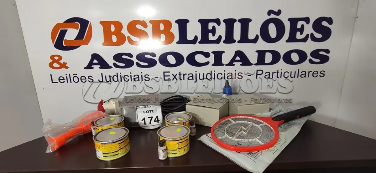 LOTE 174 - 04 MASSAS ADESIVAS MARCA IBERÊ, 02 RAQUETES ELÉTRICAS, 02 CONECTORES INDUSTRIAIS, 01 PENDENTE LED PARA MECÂNICO, 03 CAIXAS DE ELÉTRICA PARA EMBUTIR E 01 EXTENSÃO PEQUENA. (NO ESTADO) ATENÇÃO! FAZER A VISITAÇÃO ANTES DE ARREMATAR, NÃO SABEMOS SE FUNCIONA, LEILÃO NÃO TEM GARANTIA E NEM DEVOLUÇÃO, SUJEITO A POSSÍVEIS AVARIAS VISÍVEIS/OCULTAS E/OU AUSÊNCIA DE COMPONENTES.
