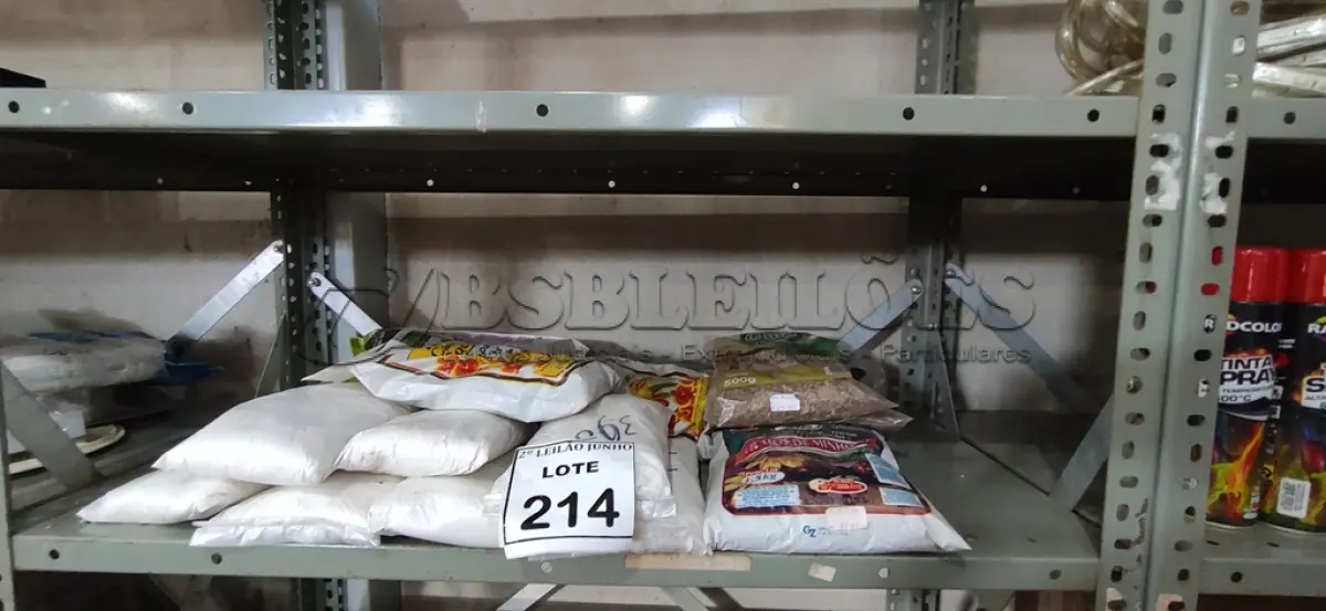 LOTE 214 - 01 LOTE COM GRANDE QUANTIDADE DE SUBSTRATOS PARA PLANTAS. (NO ESTADO) ATENÇÃO! FAZER A VISITAÇÃO ANTES DE ARREMATAR, NÃO SABEMOS SE FUNCIONA, LEILÃO NÃO TEM GARANTIA E NEM DEVOLUÇÃO, SUJEITO A POSSÍVEIS AVARIAS VISÍVEIS/OCULTAS E/OU AUSÊNCIA DE COMPONENTES.