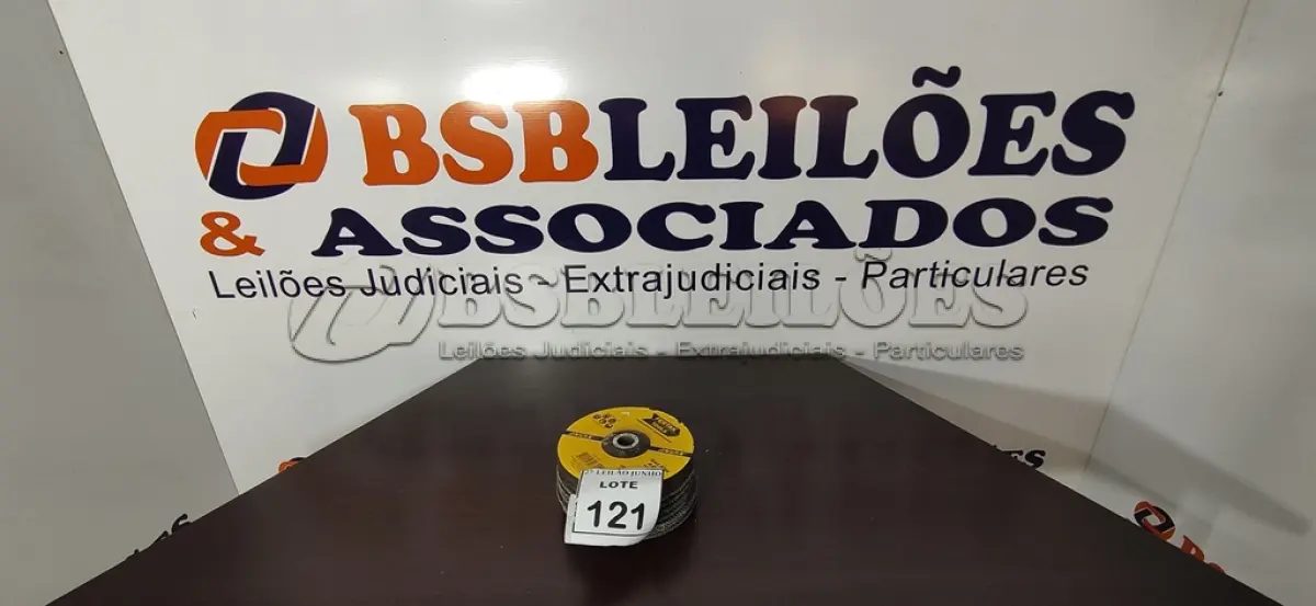 LOTE 121 - 07 DISCOS DE DESBASTAR E 03 DISCOS DE CORTE. (NO ESTADO) ATENÇÃO! FAZER A VISITAÇÃO ANTES DE ARREMATAR, NÃO SABEMOS SE FUNCIONA, LEILÃO NÃO TEM GARANTIA E NEM DEVOLUÇÃO, SUJEITO A POSSÍVEIS AVARIAS VISÍVEIS/OCULTAS E/OU AUSÊNCIA DE COMPONENTES 