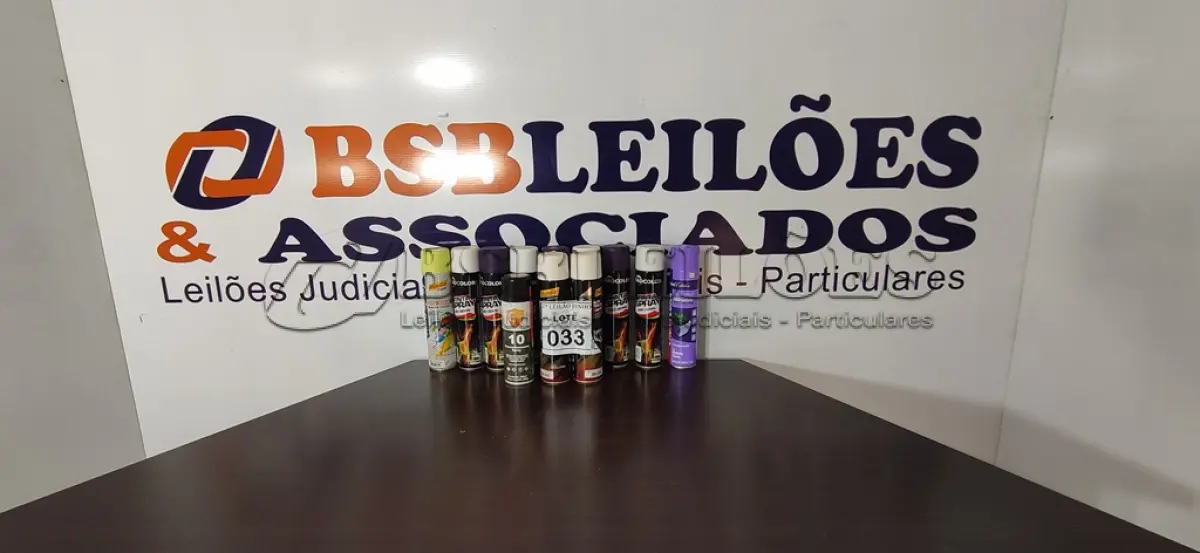 LOTE 033 - 12 TINTAS SPRAY DE CORES DIVERSAS. (NO ESTADO) ATENÇÃO! FAZER A VISITAÇÃO ANTES DE ARREMATAR, NÃO SABEMOS SE FUNCIONA, LEILÃO NÃO TEM GARANTIA E NEM DEVOLUÇÃO, SUJEITO A POSSÍVEIS AVARIAS VISÍVEIS/OCULTAS E/OU AUSÊNCIA DE COMPONENTES.