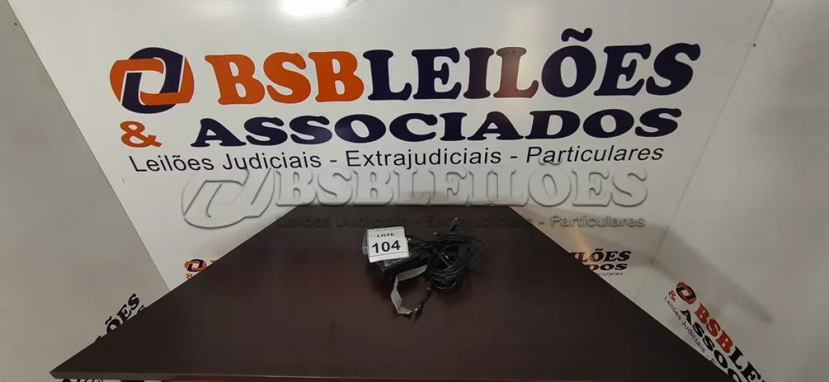 LOTE 104 - 05 FONTES PARA NOTEBOOKS VOLTAGENS DIVERSAS. (NO ESTADO) ATENÇÃO! FAZER A VISITAÇÃO ANTES DE ARREMATAR, NÃO SABEMOS SE FUNCIONA, LEILÃO NÃO TEM GARANTIA E NEM DEVOLUÇÃO, SUJEITO A POSSÍVEIS AVARIAS VISÍVEIS/OCULTAS E/OU AUSÊNCIA DE COMPONENTES.