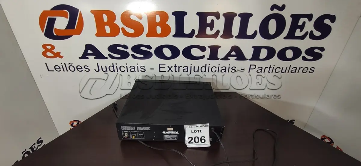 LOTE 206 - 01 TOCA CD MODELO PD-D2700 MARCA TEAK. (NO ESTADO) ATENÇÃO! FAZER A VISITAÇÃO ANTES DE ARREMATAR, NÃO SABEMOS SE FUNCIONA, LEILÃO NÃO TEM GARANTIA E NEM DEVOLUÇÃO, SUJEITO A POSSÍVEIS AVARIAS VISÍVEIS/OCULTAS E/OU AUSÊNCIA DE COMPONENTES.