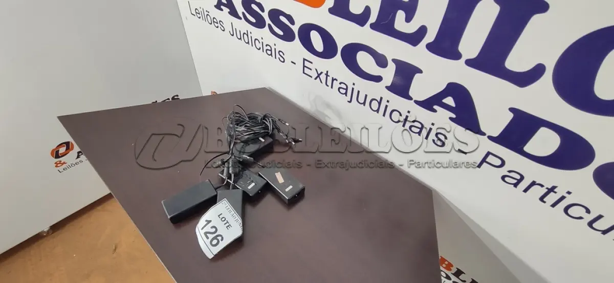 LOTE 126 - 05 FONTES PARA NOTEBOOKS VOLTAGENS DIVERSAS. (NO ESTADO) ATENÇÃO! FAZER A VISITAÇÃO ANTES DE ARREMATAR, NÃO SABEMOS SE FUNCIONA, LEILÃO NÃO TEM GARANTIA E NEM DEVOLUÇÃO, SUJEITO A POSSÍVEIS AVARIAS VISÍVEIS/OCULTAS E/OU AUSÊNCIA DE COMPONENTES.