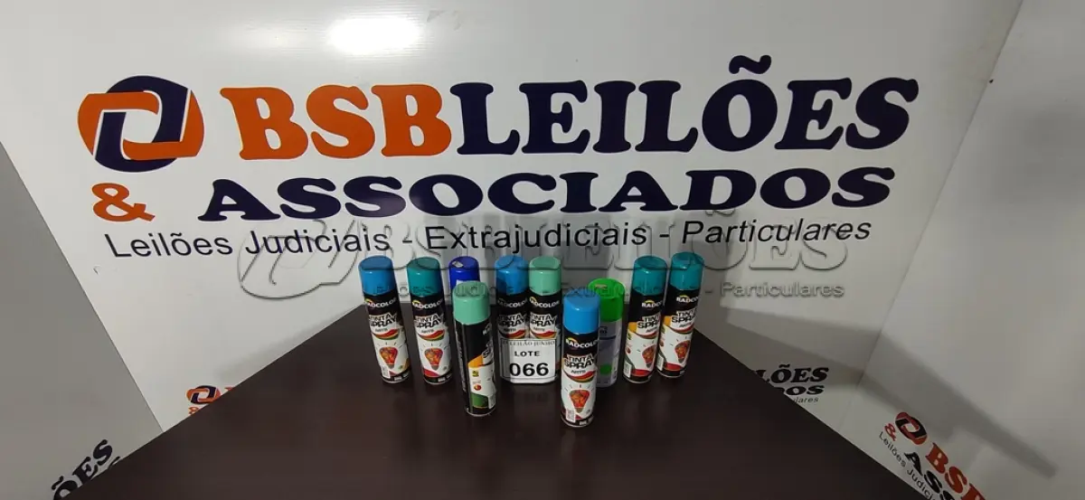 LOTE 066 - 10 TINTAS SPRAY DE CORES DIVERSAS. (NO ESTADO) ATENÇÃO! FAZER A VISITAÇÃO ANTES DE ARREMATAR, NÃO SABEMOS SE FUNCIONA, LEILÃO NÃO TEM GARANTIA E NEM DEVOLUÇÃO, SUJEITO A POSSÍVEIS AVARIAS VISÍVEIS/OCULTAS E/OU AUSÊNCIA DE COMPONENTES.