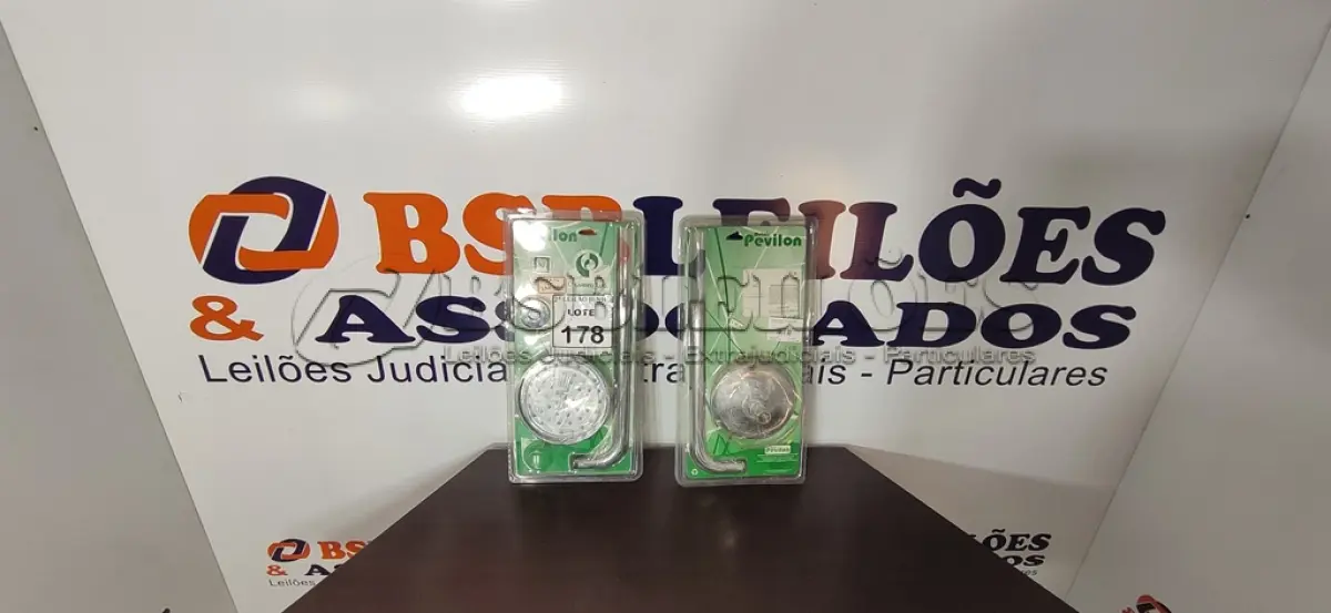 LOTE 178 - 02 CHUVEIROS LUA MARCA PEVILON. (NO ESTADO) ATENÇÃO! FAZER A VISITAÇÃO ANTES DE ARREMATAR, NÃO SABEMOS SE FUNCIONA, LEILÃO NÃO TEM GARANTIA E NEM DEVOLUÇÃO, SUJEITO A POSSÍVEIS AVARIAS VISÍVEIS/OCULTAS E/OU AUSÊNCIA DE COMPONENTES.
