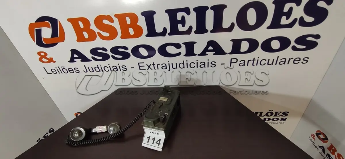 LOTE 114 - 01 TELEFONE ANTIGO. (NO ESTADO) ATENÇÃO! FAZER A VISITAÇÃO ANTES DE ARREMATAR, NÃO SABEMOS SE FUNCIONA, LEILÃO NÃO TEM GARANTIA E NEM DEVOLUÇÃO, SUJEITO A POSSÍVEIS AVARIAS VISÍVEIS/OCULTAS E/OU AUSÊNCIA DE COMPONENTES.