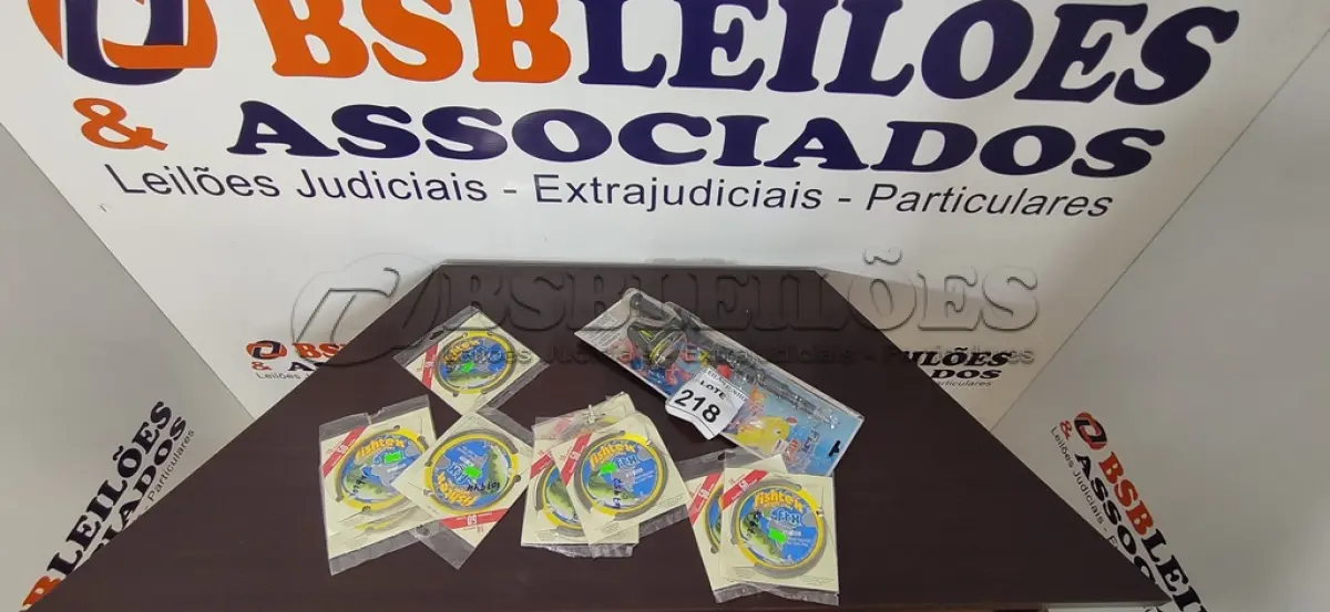 LOTE 218 - 01 KIT DE PESCA INFANTIL E 09 LINHAS DE NYLON COM 10M CADA. (NO ESTADO) ATENÇÃO! FAZER A VISITAÇÃO ANTES DE ARREMATAR, NÃO SABEMOS SE FUNCIONA, LEILÃO NÃO TEM GARANTIA E NEM DEVOLUÇÃO, SUJEITO A POSSÍVEIS AVARIAS VISÍVEIS/OCULTAS E/OU AUSÊNCIA DE COMPONENTES.