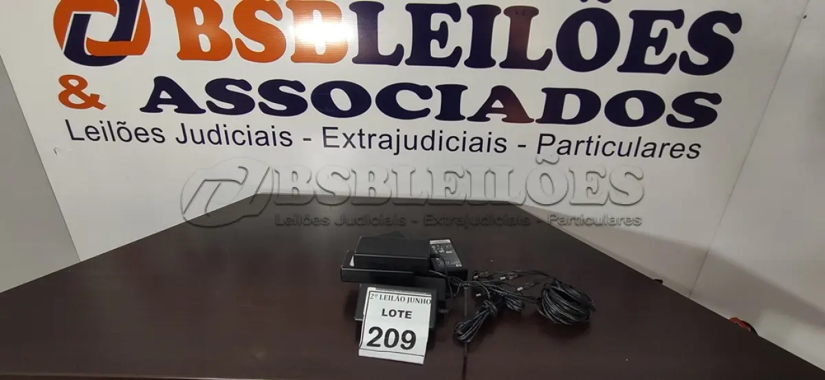 LOTE 209 - 05 FONTES PARA NOTEBOOKS VOLTAGENS DIVERSAS. (NO ESTADO) ATENÇÃO! FAZER A VISITAÇÃO ANTES DE ARREMATAR, NÃO SABEMOS SE FUNCIONA, LEILÃO NÃO TEM GARANTIA E NEM DEVOLUÇÃO, SUJEITO A POSSÍVEIS AVARIAS VISÍVEIS/OCULTAS E/OU AUSÊNCIA DE COMPONENTES.