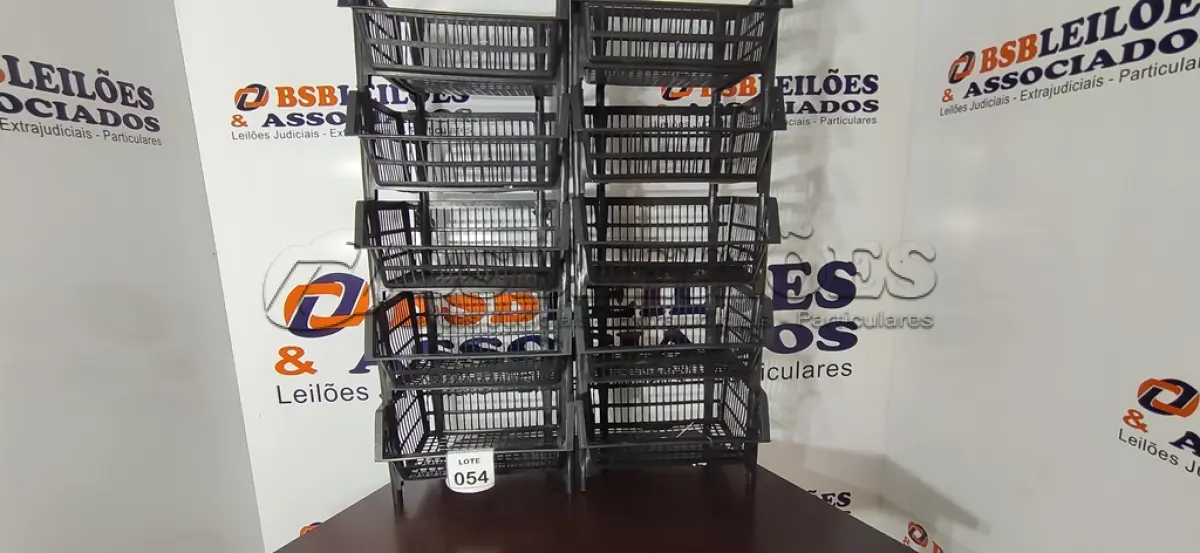 LOTE 054 - 10 CESTAS ORGANIZADORAS NA COR PRETA. (NO ESTADO) ATENÇÃO! FAZER A VISITAÇÃO ANTES DE ARREMATAR, NÃO SABEMOS SE FUNCIONA, LEILÃO NÃO TEM GARANTIA E NEM DEVOLUÇÃO, SUJEITO A POSSÍVEIS AVARIAS VISÍVEIS/OCULTAS E/OU AUSÊNCIA DE COMPONENTES.