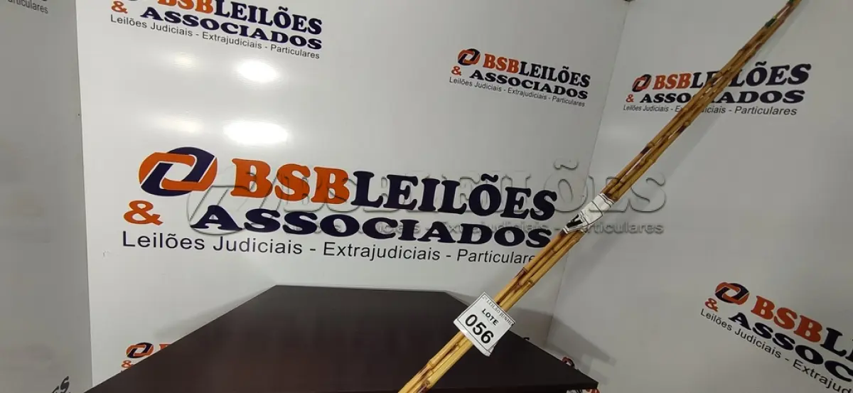 LOTE 056 - 05 VARAS DE BAMBU. (NO ESTADO) ATENÇÃO! FAZER A VISITAÇÃO ANTES DE ARREMATAR, NÃO SABEMOS SE FUNCIONA, LEILÃO NÃO TEM GARANTIA E NEM DEVOLUÇÃO, SUJEITO A POSSÍVEIS AVARIAS VISÍVEIS/OCULTAS E/OU AUSÊNCIA DE COMPONENTES.
