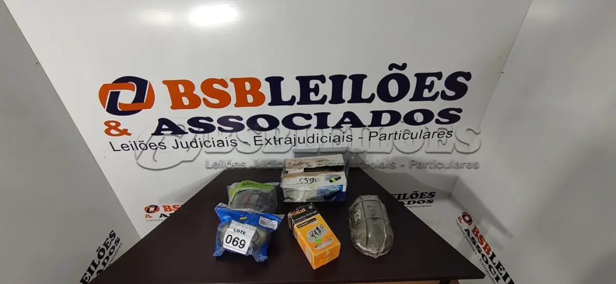 LOTE 069 - 05 LUMINÁRIAS TARTARUGAS DE TAMANHOS DIVERSOS. (NO ESTADO) ATENÇÃO! FAZER A VISITAÇÃO ANTES DE ARREMATAR, NÃO SABEMOS SE FUNCIONA, LEILÃO NÃO TEM GARANTIA E NEM DEVOLUÇÃO, SUJEITO A POSSÍVEIS AVARIAS VISÍVEIS/OCULTAS E/OU AUSÊNCIA DE COMPONENTES.
