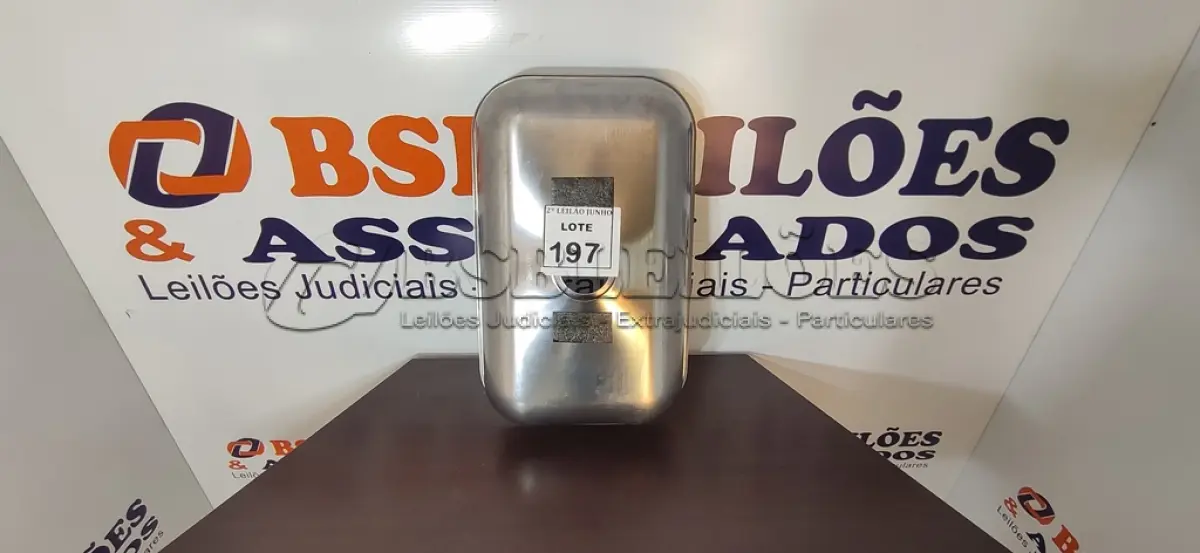 LOTE 197 - 01 CUBA AÇO INOX. (NO ESTADO) ATENÇÃO! FAZER A VISITAÇÃO ANTES DE ARREMATAR, NÃO SABEMOS SE FUNCIONA, LEILÃO NÃO TEM GARANTIA E NEM DEVOLUÇÃO, SUJEITO A POSSÍVEIS AVARIAS VISÍVEIS/OCULTAS E/OU AUSÊNCIA DE COMPONENTES.