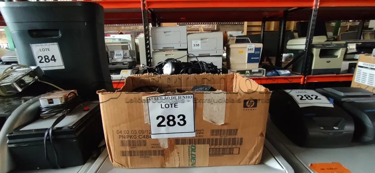 LOTE 283 - 01 LOTE COM VÁRIAS LEITORAS DE CÓDIGO DE BARRAS E FONES DE OUVIDOS DIVERSOS. (NO ESTADO) ATENÇÃO! FAZER A VISITAÇÃO ANTES DE ARREMATAR, NÃO SABEMOS SE FUNCIONA, LEILÃO NÃO TEM GARANTIA E NEM DEVOLUÇÃO, SUJEITO A POSSÍVEIS AVARIAS VISÍVEIS/OCULTAS E/OU AUSÊNCIA DE COMPONENTES.