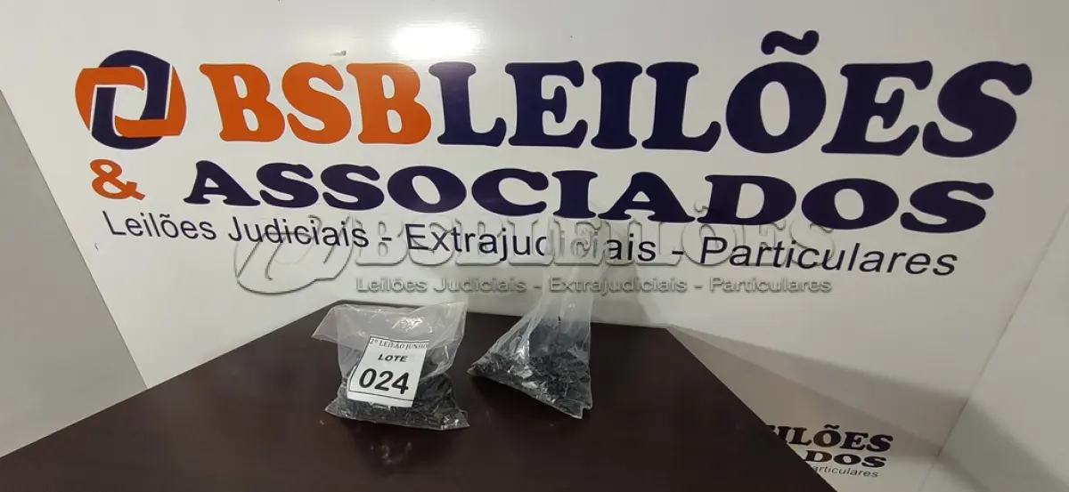 LOTE 024 - 01 LOTE COM GRANDE QUANTIDADE DE PARAFUSOS. (NO ESTADO) ATENÇÃO! FAZER A VISITAÇÃO ANTES DE ARREMATAR, NÃO SABEMOS SE FUNCIONA, LEILÃO NÃO TEM GARANTIA E NEM DEVOLUÇÃO, SUJEITO A POSSÍVEIS AVARIAS VISÍVEIS/OCULTAS E/OU AUSÊNCIA DE COMPONENTES.