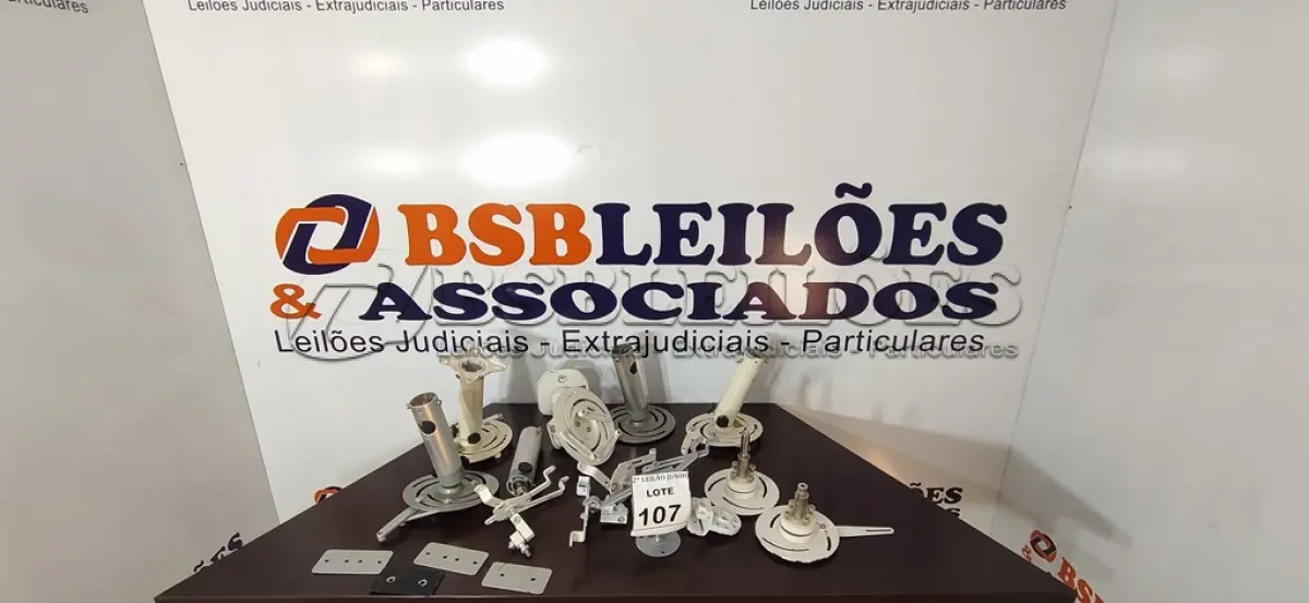 LOTE 107 - 01 LOTE COM VÁRIOS SUPORTES DIVERSOS. (NO ESTADO) ATENÇÃO! FAZER A VISITAÇÃO ANTES DE ARREMATAR, NÃO SABEMOS SE FUNCIONA, LEILÃO NÃO TEM GARANTIA E NEM DEVOLUÇÃO, SUJEITO A POSSÍVEIS AVARIAS VISÍVEIS/OCULTAS E/OU AUSÊNCIA DE COMPONENTES.