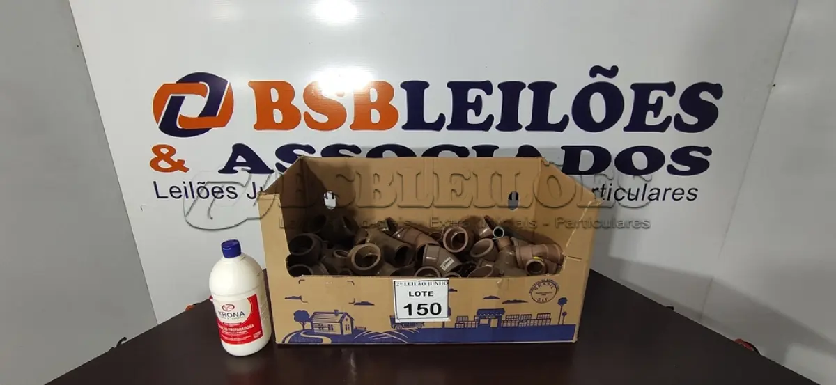 LOTE 150 - 01 LOTE COM GRANDE QUANTIDADE DE CONEXÕES HIDRÁULICAS DE MEDIDAS DIVERSAS E 01 COLA DE TUBO HIDRÁULICO. (NO ESTADO) ATENÇÃO! FAZER A VISITAÇÃO ANTES DE ARREMATAR, NÃO SABEMOS SE FUNCIONA, LEILÃO NÃO TEM GARANTIA E NEM DEVOLUÇÃO, SUJEITO A POSSÍVEIS AVARIAS VISÍVEIS/OCULTAS E/OU AUSÊNCIA DE COMPONENTES.