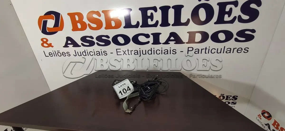 LOTE 104 - 05 FONTES PARA NOTEBOOKS VOLTAGENS DIVERSAS. (NO ESTADO) ATENÇÃO! FAZER A VISITAÇÃO ANTES DE ARREMATAR, NÃO SABEMOS SE FUNCIONA, LEILÃO NÃO TEM GARANTIA E NEM DEVOLUÇÃO, SUJEITO A POSSÍVEIS AVARIAS VISÍVEIS/OCULTAS E/OU AUSÊNCIA DE COMPONENTES.