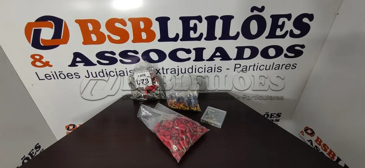 LOTE 073 - 01 LOTE COM GRANDE QUANTIDADE DE CONECTORES ELÉTRICOS E TERMINAIS PRE-ISOLADO. (NO ESTADO) ATENÇÃO! FAZER A VISITAÇÃO ANTES DE ARREMATAR, NÃO SABEMOS SE FUNCIONA, LEILÃO NÃO TEM GARANTIA E NEM DEVOLUÇÃO, SUJEITO A POSSÍVEIS AVARIAS VISÍVEIS/OCULTAS E/OU AUSÊNCIA DE COMPONENTES.