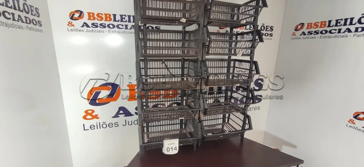 LOTE 014 - 10 CESTAS ORGANIZADORAS NA COR PRETA. (NO ESTADO) ATENÇÃO! FAZER A VISITAÇÃO ANTES DE ARREMATAR, NÃO SABEMOS SE FUNCIONA, LEILÃO NÃO TEM GARANTIA E NEM DEVOLUÇÃO, SUJEITO A POSSÍVEIS AVARIAS VISÍVEIS/OCULTAS E/OU AUSÊNCIA DE COMPONENTES.