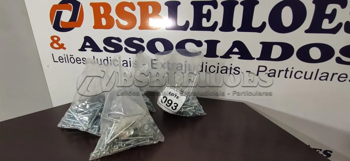 LOTE 093 - 01 LOTE COM GRANDE DE PARAFUSOS DE TAMANHOS DIVERSOS. (NO ESTADO) ATENÇÃO! FAZER A VISITAÇÃO ANTES DE ARREMATAR, NÃO SABEMOS SE FUNCIONA, LEILÃO NÃO TEM GARANTIA E NEM DEVOLUÇÃO, SUJEITO A POSSÍVEIS AVARIAS VISÍVEIS/OCULTAS E/OU AUSÊNCIA DE COMPONENTES.