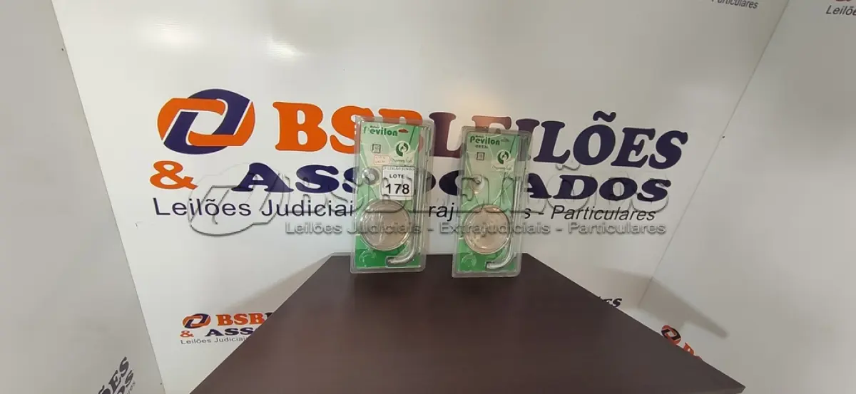LOTE 178 - 02 CHUVEIROS LUA MARCA PEVILON. (NO ESTADO) ATENÇÃO! FAZER A VISITAÇÃO ANTES DE ARREMATAR, NÃO SABEMOS SE FUNCIONA, LEILÃO NÃO TEM GARANTIA E NEM DEVOLUÇÃO, SUJEITO A POSSÍVEIS AVARIAS VISÍVEIS/OCULTAS E/OU AUSÊNCIA DE COMPONENTES.