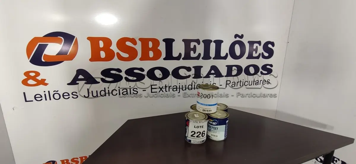 LOTE 226 - 03 CATALIZADORES PARA ESMALTE SINTÉTICO DE 640ML MARCA CORAL, 01 ADESIVO PARA LAMINAÇÃO 900ML E 01 BATIDA DE PEDRA BRANCO 900ML MARCA 2001. (NO ESTADO) ATENÇÃO! FAZER A VISITAÇÃO ANTES DE ARREMATAR, NÃO SABEMOS SE FUNCIONA, LEILÃO NÃO TEM GARANTIA E NEM DEVOLUÇÃO, SUJEITO A POSSÍVEIS AVARIAS VISÍVEIS/OCULTAS E/OU AUSÊNCIA DE COMPONENTES.