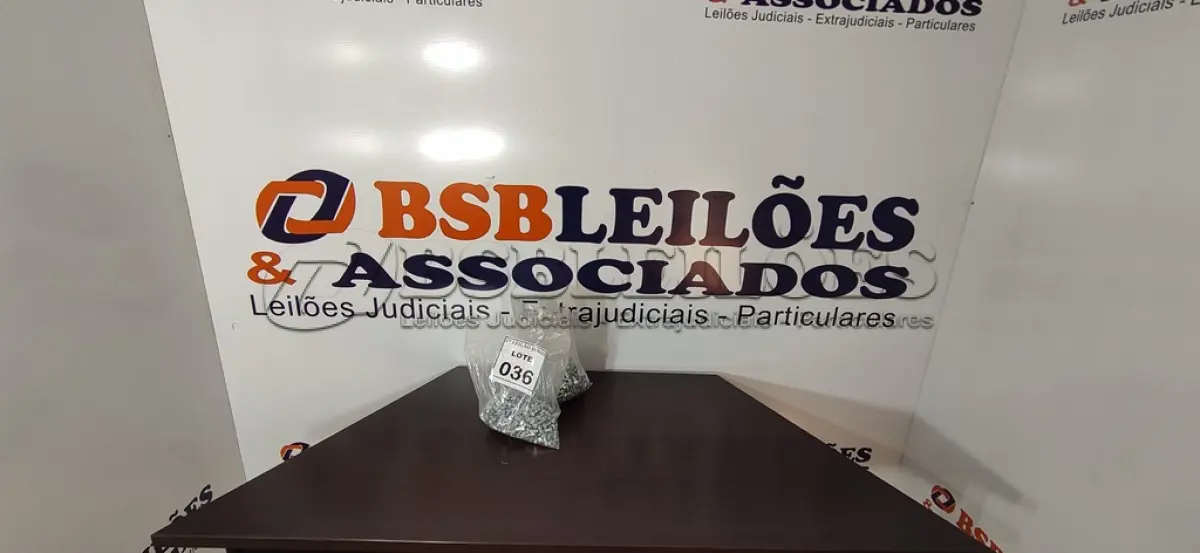 LOTE 036 - 01 LOTE COM GRANDE QUANTIDADE DE PARAFUSOS DIVERSOS. (NO ESTADO) ATENÇÃO! FAZER A VISITAÇÃO ANTES DE ARREMATAR, NÃO SABEMOS SE FUNCIONA, LEILÃO NÃO TEM GARANTIA E NEM DEVOLUÇÃO, SUJEITO A POSSÍVEIS AVARIAS VISÍVEIS/OCULTAS E/OU AUSÊNCIA DE COMPONENTES. 