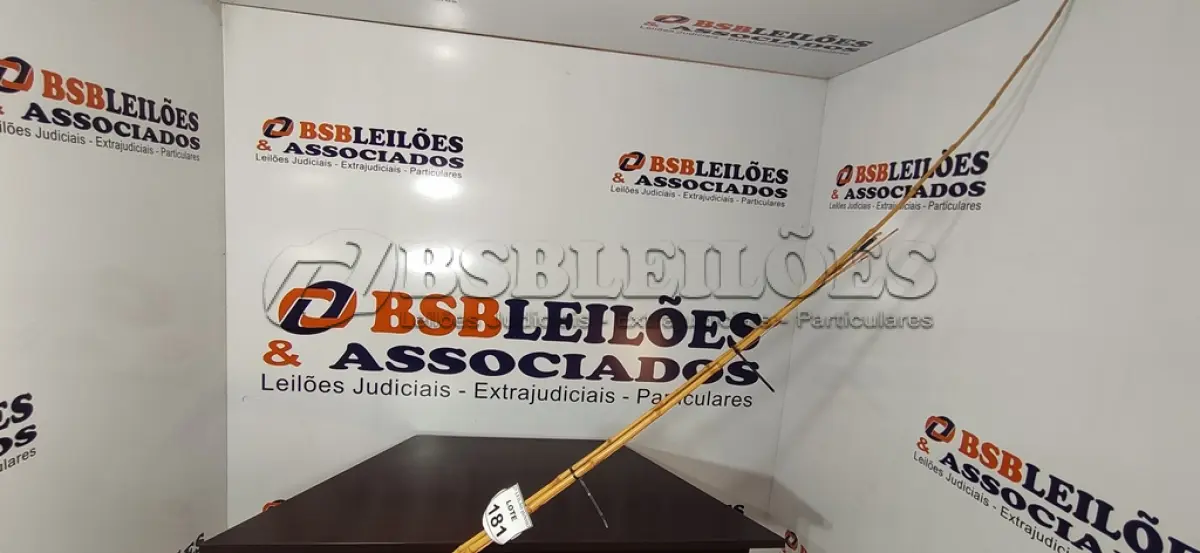 LOTE 181 - 05 VARAS DE BAMBU. (NO ESTADO) ATENÇÃO! FAZER A VISITAÇÃO ANTES DE ARREMATAR, NÃO SABEMOS SE FUNCIONA, LEILÃO NÃO TEM GARANTIA E NEM DEVOLUÇÃO, SUJEITO A POSSÍVEIS AVARIAS VISÍVEIS/OCULTAS E/OU AUSÊNCIA DE COMPONENTES.