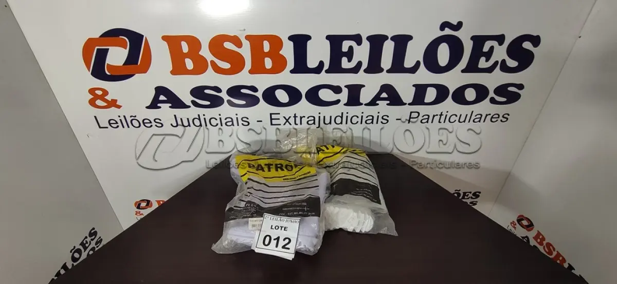 LOTE 012 - 02 PARES DE BOTAS DE BORRACHA NUMERAÇÕES 35 E 36. (NO ESTADO) ATENÇÃO! FAZER A VISITAÇÃO ANTES DE ARREMATAR, NÃO SABEMOS SE FUNCIONA, LEILÃO NÃO TEM GARANTIA E NEM DEVOLUÇÃO, SUJEITO A POSSÍVEIS AVARIAS VISÍVEIS/OCULTAS E/OU AUSÊNCIA DE COMPONENTES.
