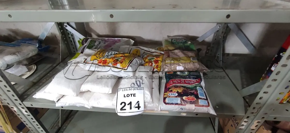 LOTE 214 - 01 LOTE COM GRANDE QUANTIDADE DE SUBSTRATOS PARA PLANTAS. (NO ESTADO) ATENÇÃO! FAZER A VISITAÇÃO ANTES DE ARREMATAR, NÃO SABEMOS SE FUNCIONA, LEILÃO NÃO TEM GARANTIA E NEM DEVOLUÇÃO, SUJEITO A POSSÍVEIS AVARIAS VISÍVEIS/OCULTAS E/OU AUSÊNCIA DE COMPONENTES.