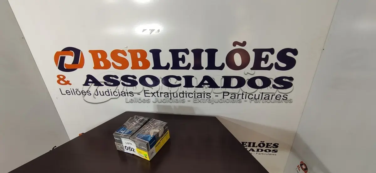 LOTE 052 - 04 FECHADURAS DE PORTA MODELOS DIVERSOS. (NO ESTADO) ATENÇÃO! FAZER A VISITAÇÃO ANTES DE ARREMATAR, NÃO SABEMOS SE FUNCIONA, LEILÃO NÃO TEM GARANTIA E NEM DEVOLUÇÃO, SUJEITO A POSSÍVEIS AVARIAS VISÍVEIS/OCULTAS E/OU AUSÊNCIA DE COMPONENTES.