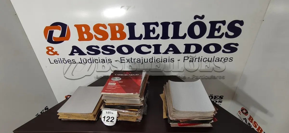 LOTE 122 - 01 LOTE COM GRANDE QUANTIDADE DE LIXAS PARA ACABAMENTOS DIVERSOS. (NO ESTADO) ATENÇÃO! FAZER A VISITAÇÃO ANTES DE ARREMATAR, NÃO SABEMOS SE FUNCIONA, LEILÃO NÃO TEM GARANTIA E NEM DEVOLUÇÃO, SUJEITO A POSSÍVEIS AVARIAS VISÍVEIS/OCULTAS E/OU AUSÊNCIA DE COMPONENTES.