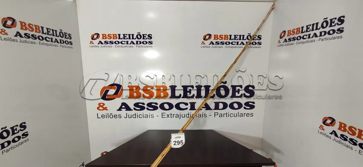 LOTE 295 - 05 VARAS DE BAMBU. (NO ESTADO) ATENÇÃO! FAZER A VISITAÇÃO ANTES DE ARREMATAR, NÃO SABEMOS SE FUNCIONA, LEILÃO NÃO TEM GARANTIA E NEM DEVOLUÇÃO, SUJEITO A POSSÍVEIS AVARIAS VISÍVEIS/OCULTAS E/OU AUSÊNCIA DE COMPONENTES.