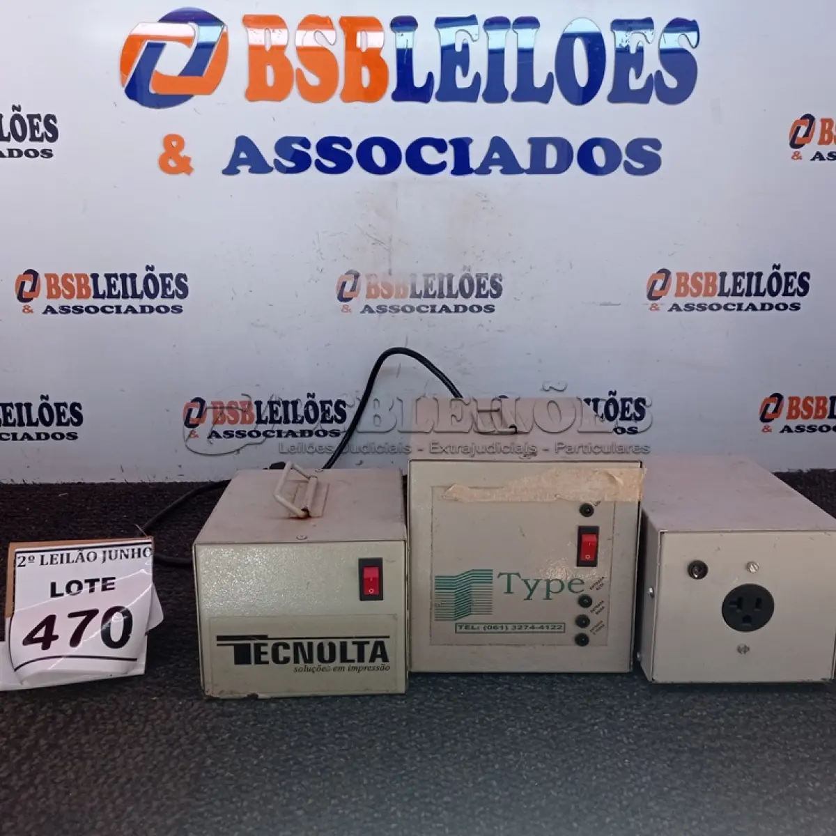 LOTE 470 - 03 TRANSFORMADORES MARCAS E MODELOS DIVERSOS. (NO ESTADO) ATENÇÃO! FAZER A VISITAÇÃO ANTES DE ARREMATAR, NÃO SABEMOS SE FUNCIONA, LEILÃO NÃO TEM GARANTIA E NEM DEVOLUÇÃO, SUJEITO A POSSÍVEIS AVARIAS VISÍVEIS/OCULTAS E/OU AUSÊNCIA DE COMPONENTES.