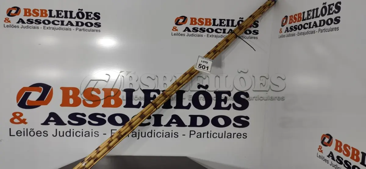 LOTE 501 - 05 VARAS DE BAMBU. (NO ESTADO) ATENÇÃO! FAZER A VISITAÇÃO ANTES DE ARREMATAR, NÃO SABEMOS SE FUNCIONA, LEILÃO NÃO TEM GARANTIA E NEM DEVOLUÇÃO, SUJEITO A POSSÍVEIS AVARIAS VISÍVEIS/OCULTAS E/OU AUSÊNCIA DE COMPONENTES.