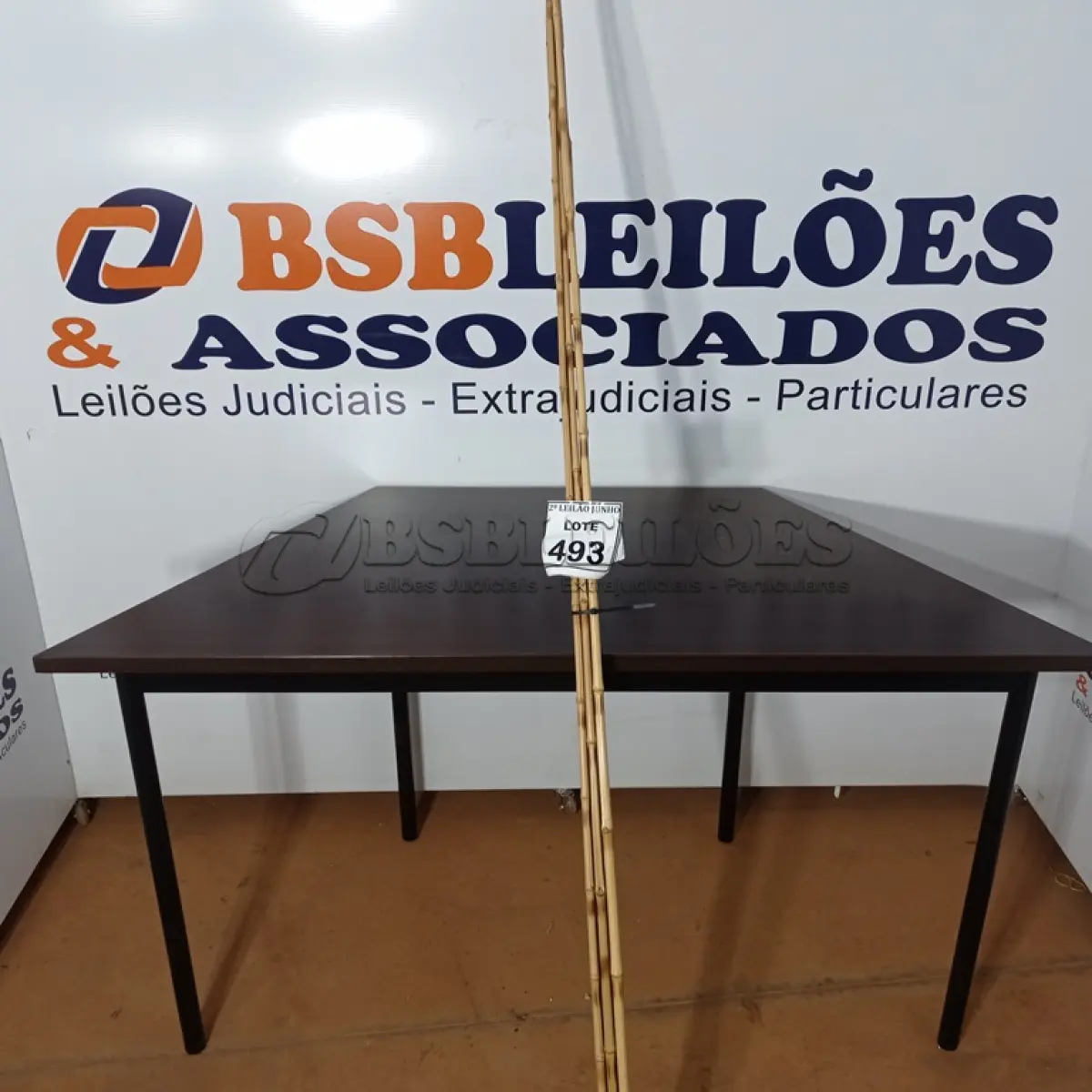 LOTE 493 - 05 VARAS DE BAMBU. (NO ESTADO) ATENÇÃO! FAZER A VISITAÇÃO ANTES DE ARREMATAR, NÃO SABEMOS SE FUNCIONA, LEILÃO NÃO TEM GARANTIA E NEM DEVOLUÇÃO, SUJEITO A POSSÍVEIS AVARIAS VISÍVEIS/OCULTAS E/OU AUSÊNCIA DE COMPONENTES.
