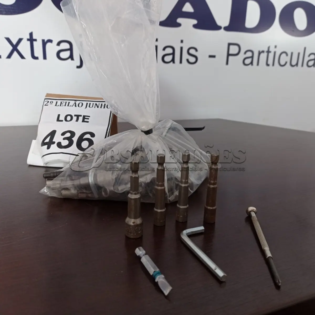 LOTE 436 - 01 LOTE COM GRANDE QUANTIDADE DE SOQUETE DE ÂNGULO RETO MAGNÉTICO. (NO ESTADO) ATENÇÃO! FAZER A VISITAÇÃO ANTES DE ARREMATAR, NÃO SABEMOS SE FUNCIONA, LEILÃO NÃO TEM GARANTIA E NEM DEVOLUÇÃO, SUJEITO A POSSÍVEIS AVARIAS VISÍVEIS/OCULTAS E/OU AUSÊNCIA DE COMPONENTES.