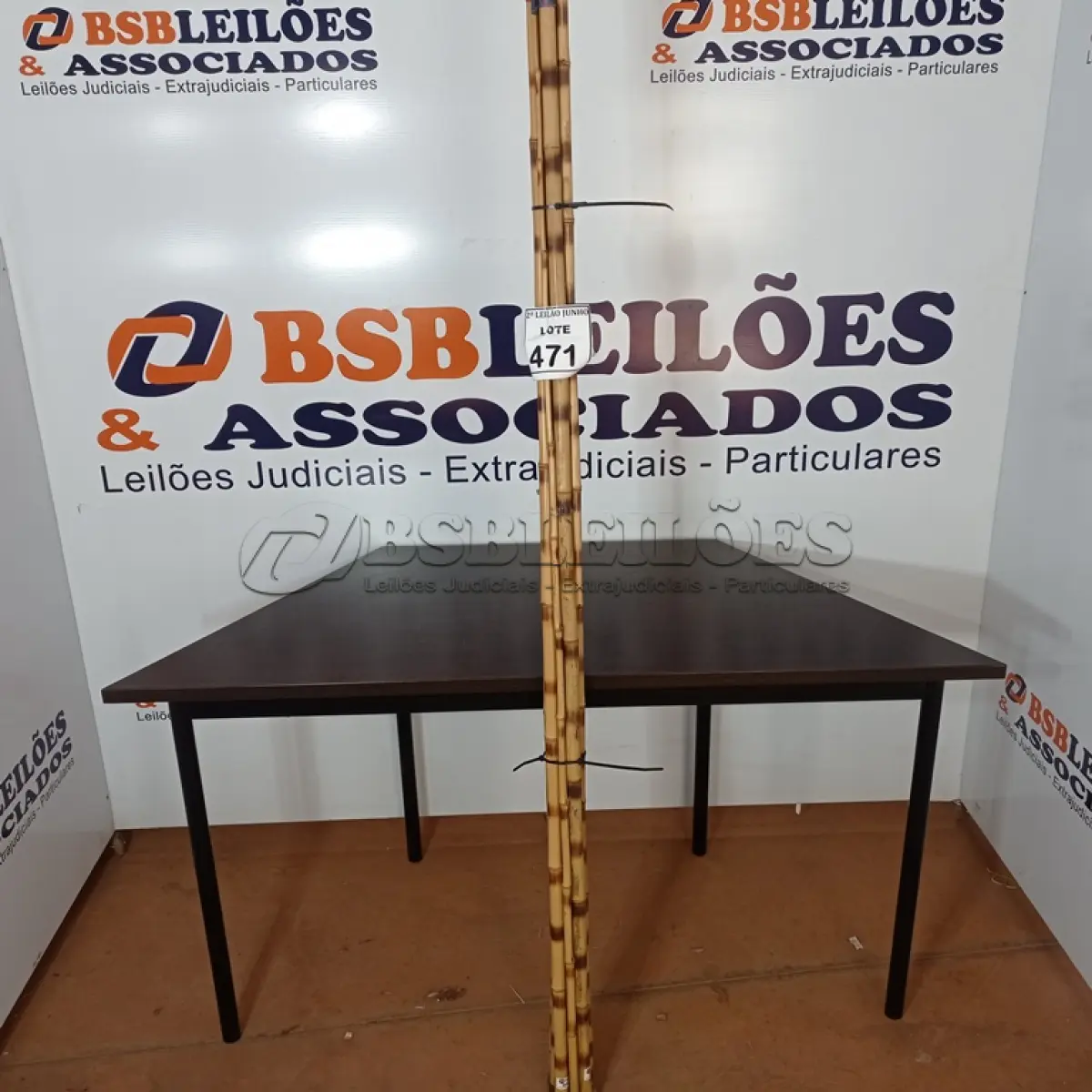 LOTE 471 - 05 VARAS DE BAMBU. (NO ESTADO) ATENÇÃO! FAZER A VISITAÇÃO ANTES DE ARREMATAR, NÃO SABEMOS SE FUNCIONA, LEILÃO NÃO TEM GARANTIA E NEM DEVOLUÇÃO, SUJEITO A POSSÍVEIS AVARIAS VISÍVEIS/OCULTAS E/OU AUSÊNCIA DE COMPONENTES.