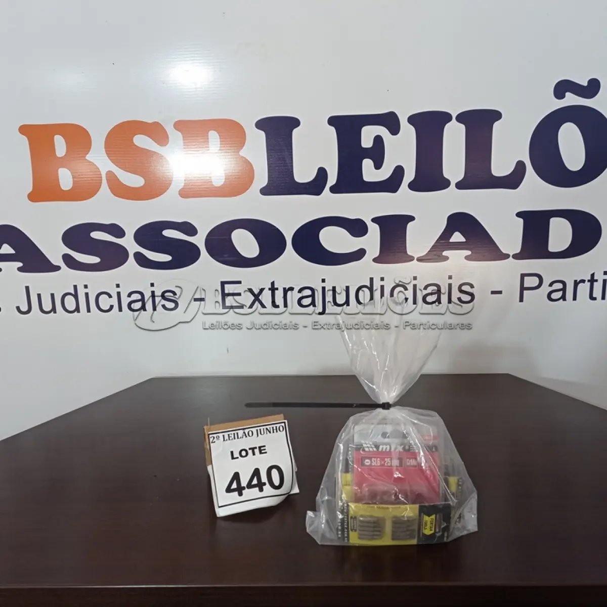 LOTE 440 - 05 JOGOS DE BITS. (NO ESTADO) ATENÇÃO! FAZER A VISITAÇÃO ANTES DE ARREMATAR, NÃO SABEMOS SE FUNCIONA, LEILÃO NÃO TEM GARANTIA E NEM DEVOLUÇÃO, SUJEITO A POSSÍVEIS AVARIAS VISÍVEIS/OCULTAS E/OU AUSÊNCIA DE COMPONENTES.