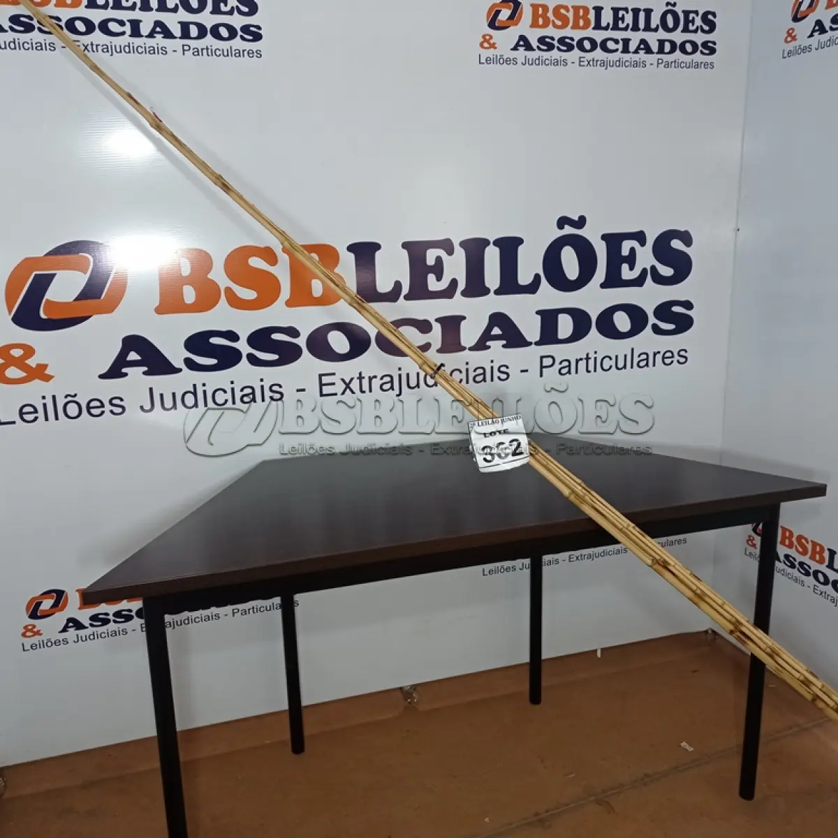 LOTE 362 - 05 VARAS DE BAMBU. (NO ESTADO) ATENÇÃO! FAZER A VISITAÇÃO ANTES DE ARREMATAR, NÃO SABEMOS SE FUNCIONA, LEILÃO NÃO TEM GARANTIA E NEM DEVOLUÇÃO, SUJEITO A POSSÍVEIS AVARIAS VISÍVEIS/OCULTAS E/OU AUSÊNCIA DE COMPONENTES.